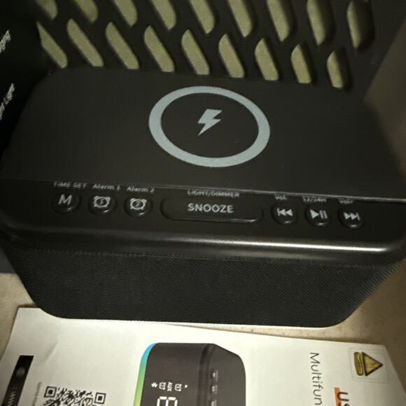 Fansbee Smart Bluetooth Alarm Clock Radio A21-B - Picture 4 of 16